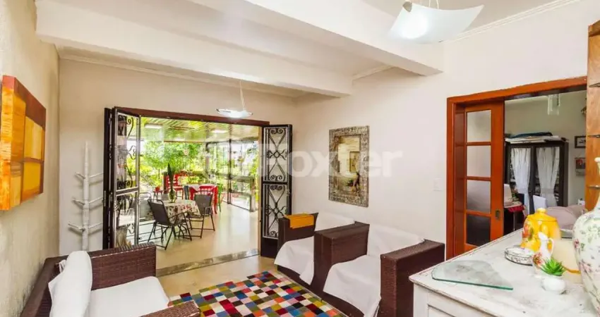 Casa com 3 quartos à venda na Travessa Miguel Pereira, 104, Medianeira, Porto Alegre