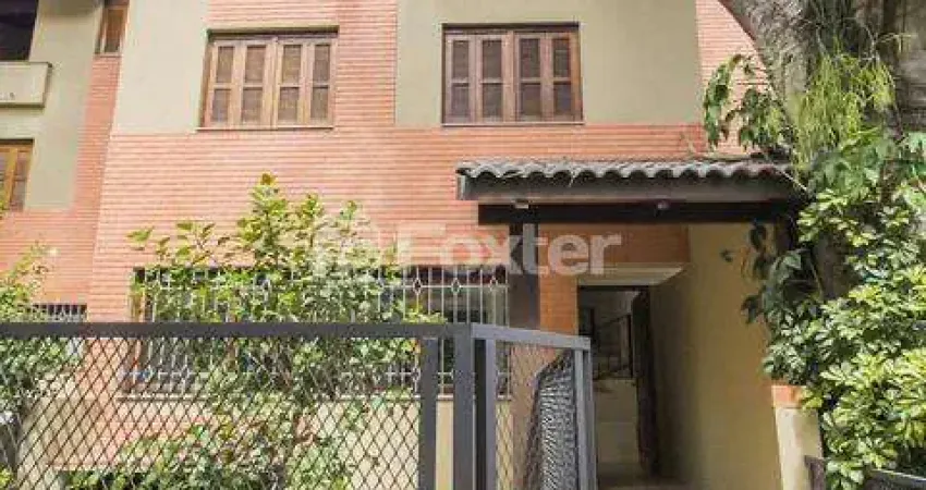 Casa em condomínio fechado com 4 quartos à venda na Rua Caeté, 525, Vila Assunção, Porto Alegre