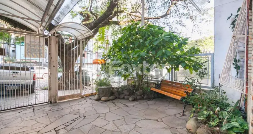 Casa comercial com 2 salas à venda na Avenida Taquara, 428, Petrópolis, Porto Alegre