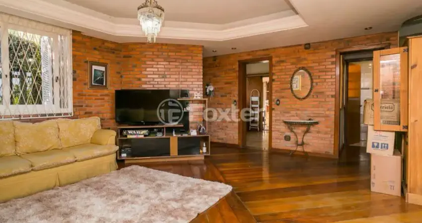 Casa com 3 quartos à venda na Rua Fernando Osório, 1869, Teresópolis, Porto Alegre