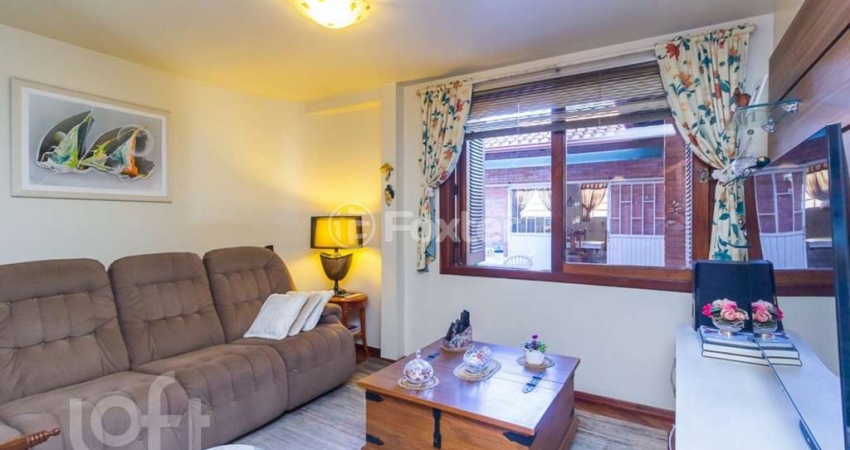 Casa com 5 quartos à venda na Rua Primeiro de Março, 721, Vila São José, Porto Alegre
