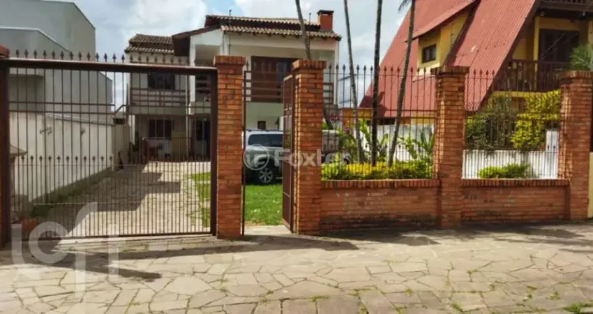 Casa com 7 quartos à venda na Rua General Telino Chagastelles, 75, Parque Santa Fé, Porto Alegre
