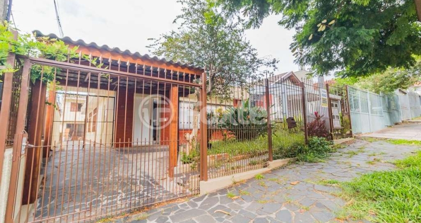 Casa com 4 quartos à venda na Rua Padre Alois Kades S J, 81, Vila Ipiranga, Porto Alegre
