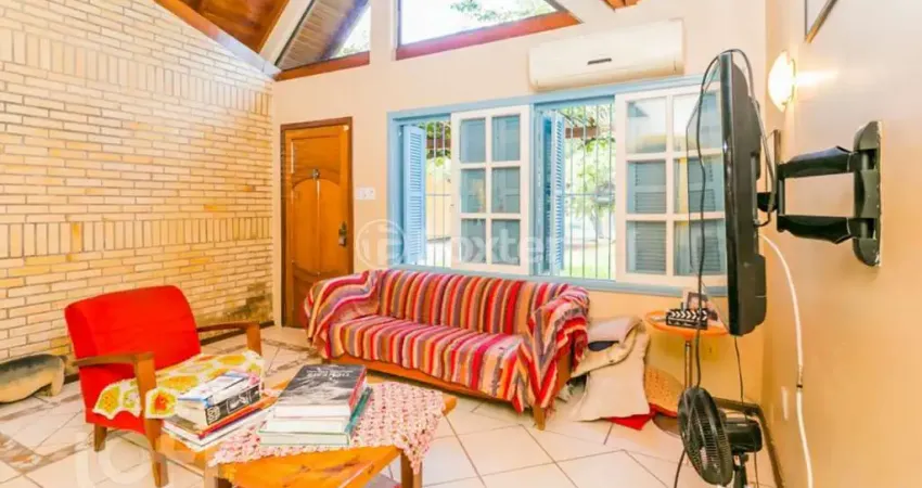 Casa com 3 quartos à venda na Avenida Professor Paula Soares, 663, Jardim Itu Sabará, Porto Alegre