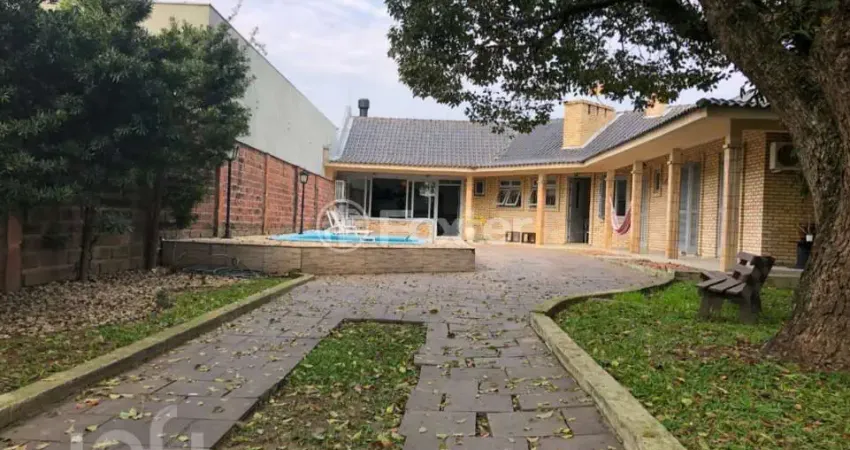 Casa com 5 quartos à venda na Rua Bagé, 623, Niterói, Canoas