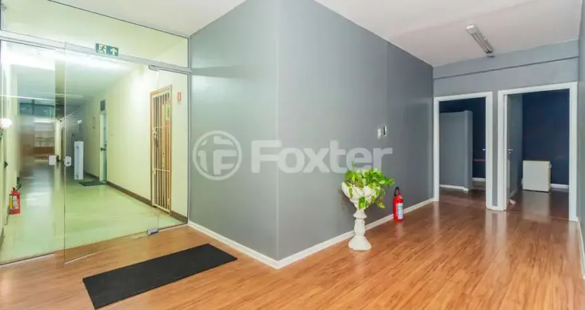 Sala comercial com 3 salas à venda na Rua Siqueira Campos, 1184, Centro Histórico, Porto Alegre