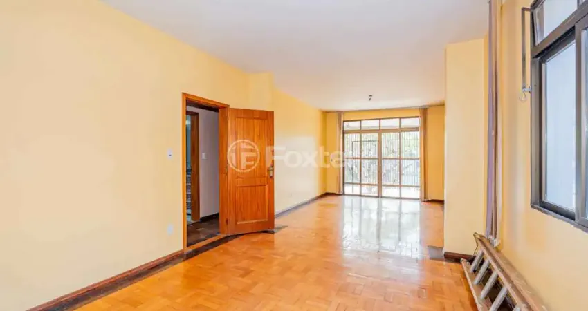 Casa com 6 quartos à venda na Avenida Copacabana, 1231, Tristeza, Porto Alegre