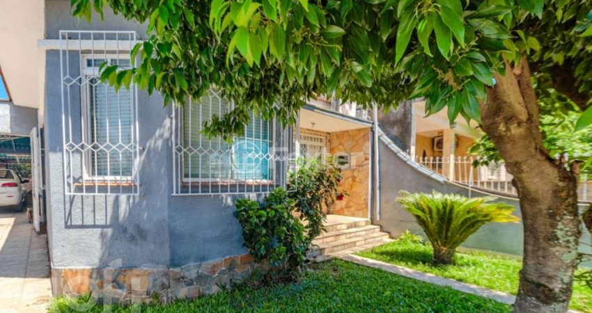 Casa com 3 quartos à venda na Rua dos Maias, 94, Rubem Berta, Porto Alegre