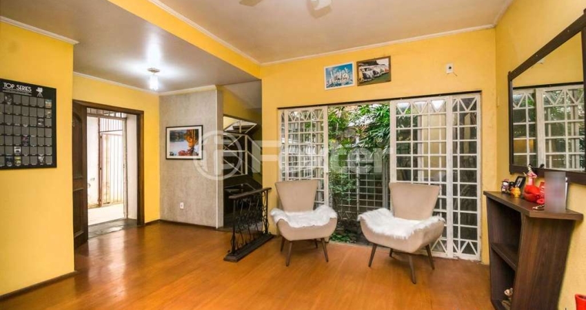 Casa com 5 quartos à venda na Rua Palestina, 53, Jardim do Salso, Porto Alegre