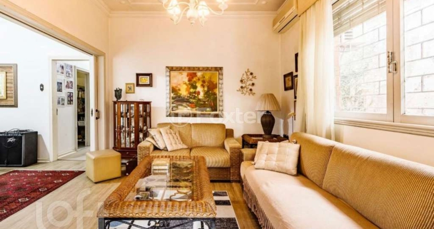 Casa com 3 quartos à venda na Rua Portugal, 1035, São João, Porto Alegre