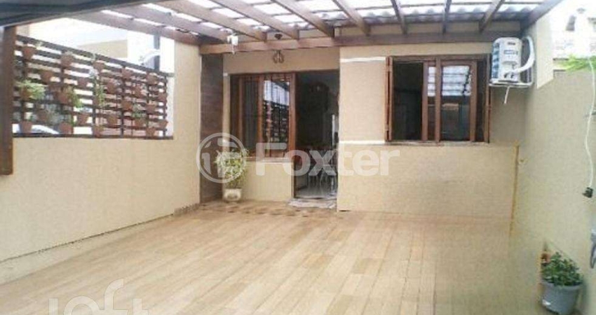 Casa com 2 quartos à venda na Rua Petrópolis, 614, Parque da Matriz, Cachoeirinha