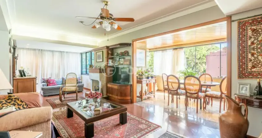 Apartamento com 3 quartos à venda na Rua Professor Langendonck, 67, Petrópolis, Porto Alegre