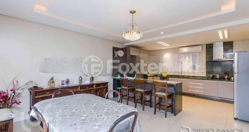 Casa em condomínio fechado com 4 quartos à venda na Rua Doutor Campos Velho, 1245, Cristal, Porto Alegre