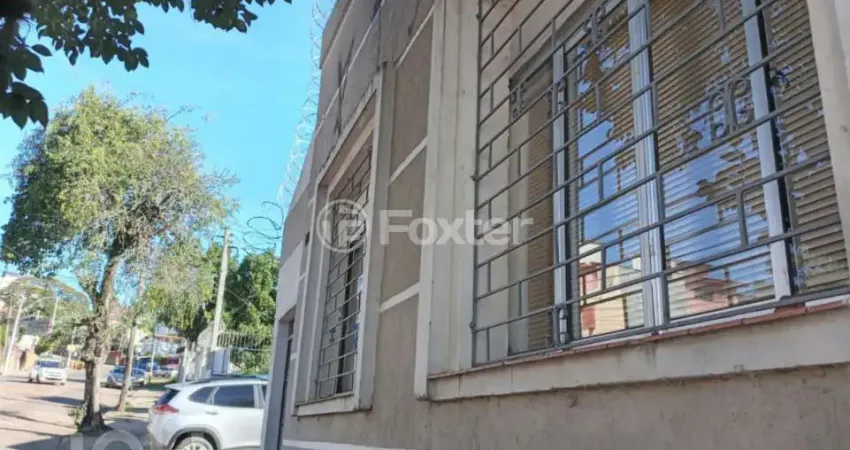 Casa com 3 quartos à venda na Rua General Gomes Carneiro, 603, Medianeira, Porto Alegre