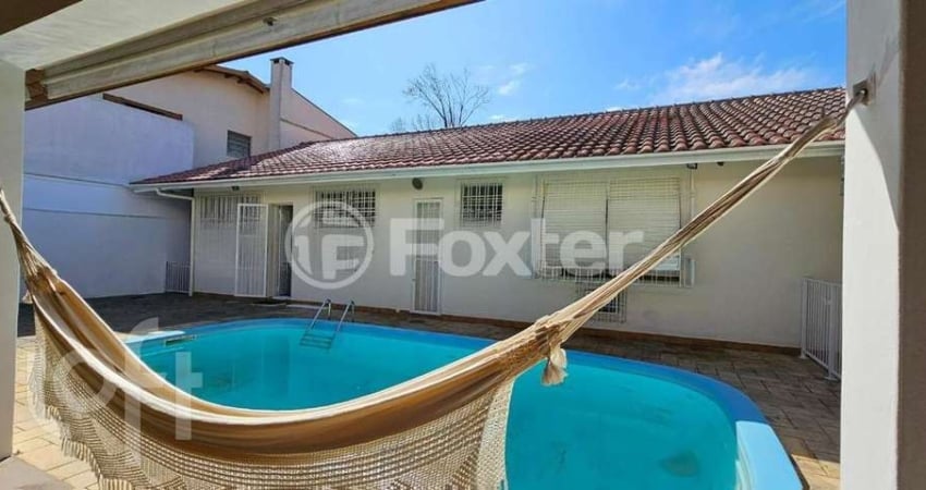 Casa com 3 quartos à venda na Rua Sapê, 605, Passo da Areia, Porto Alegre