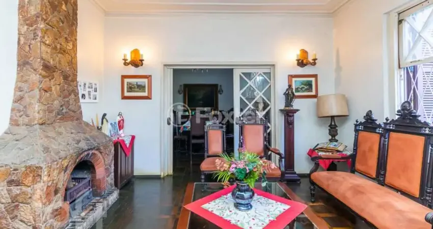 Casa com 7 quartos à venda na Rua Santa Cecília, 2186, Rio Branco, Porto Alegre