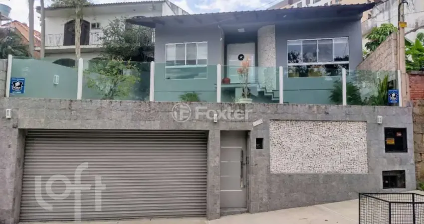 Casa com 3 quartos à venda na Rua Fernando Abbott, 1175, Cristo Redentor, Porto Alegre