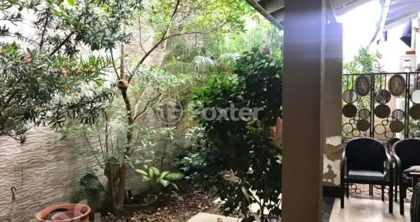 Casa em condomínio fechado com 4 quartos à venda na Rua Attílio Bilibio, 120, Jardim Carvalho, Porto Alegre