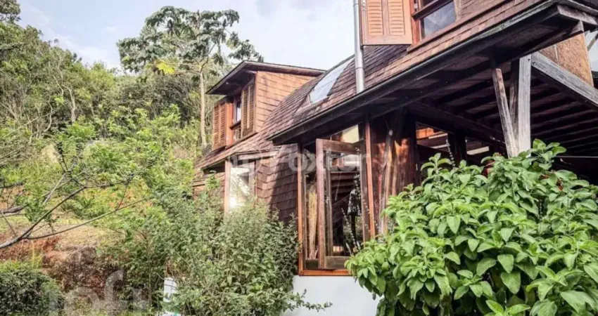 Casa com 5 quartos à venda na Servidão Arapongas, 181, Ribeirão da Ilha, Florianópolis