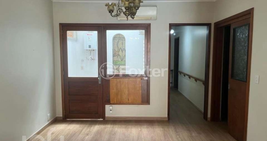 Casa com 3 quartos à venda na Rua Doutor Álvaro Sérgio Masera, 50, Medianeira, Porto Alegre