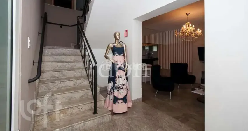 Casa à venda na Rua Dário Pederneiras, 196, Petrópolis, Porto Alegre