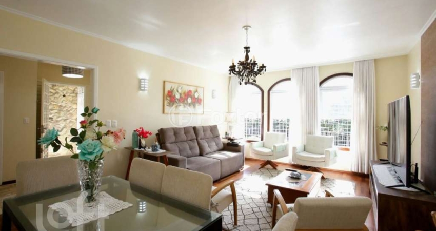 Casa com 3 quartos à venda na Rua Paulino Chaves, 427, Santo Antônio, Porto Alegre