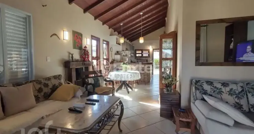Casa com 2 quartos à venda na Rua 500, 326, Balneário Ponta do Papagaio (Ens Brito), Palhoça
