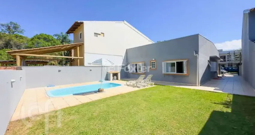 Casa com 3 quartos à venda na Rua Armando Czamanski, 1, Ipanema, Porto Alegre