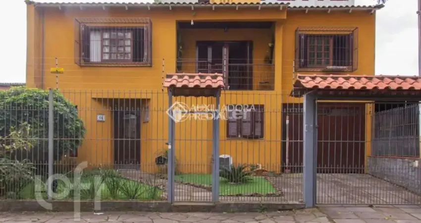 Casa com 4 quartos à venda na Rua das Caravelas, 46, Vila Ipiranga, Porto Alegre