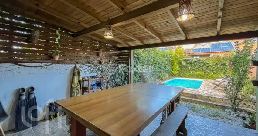 Casa com 2 quartos à venda na Rua Gerânios do Sul, 43, Campeche, Florianópolis