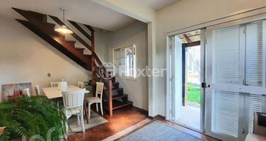 Casa com 3 quartos à venda na Rua Madressilva, 31, Lomba do Pinheiro, Porto Alegre