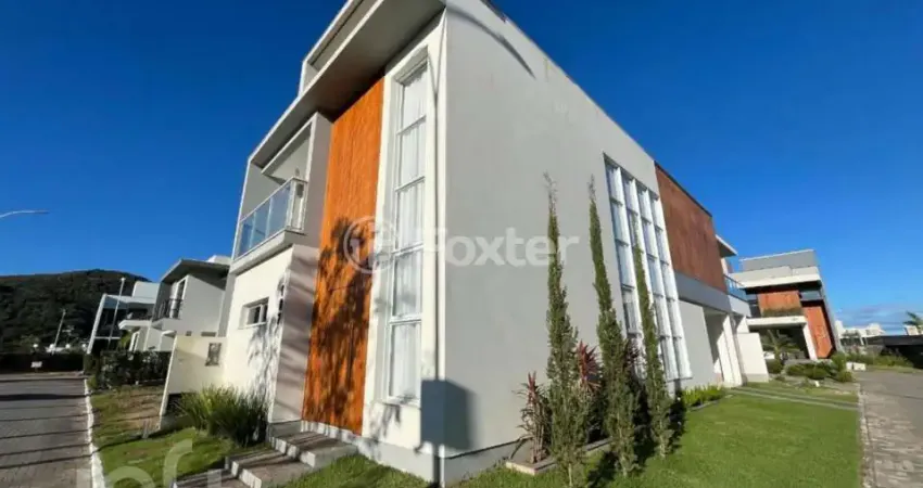 Casa em condomínio fechado com 3 quartos à venda na Avenida Deltaville, 187, Beira Rio, Biguaçu