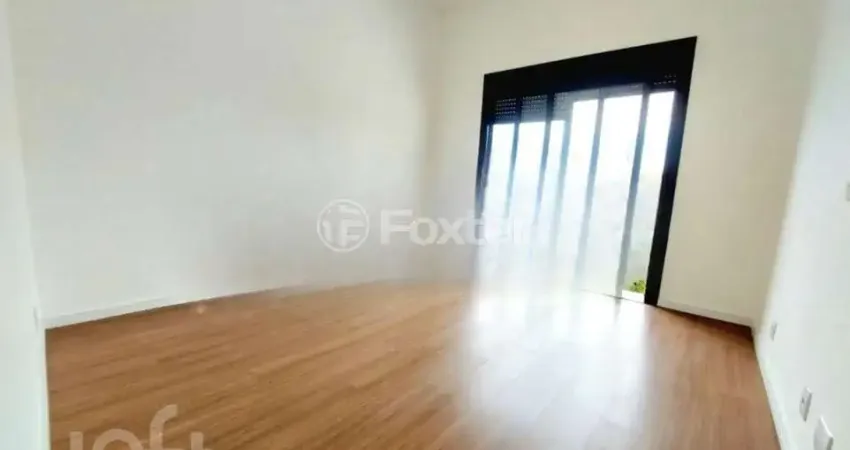 Casa com 3 quartos à venda na Rua Sete Mil E Duzentos, 87, Hípica, Porto Alegre