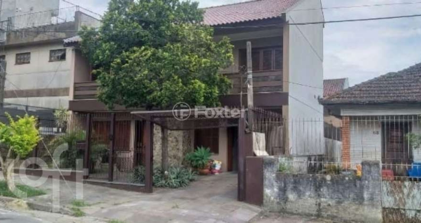 Casa com 3 quartos à venda na Travessa Lençóis, 68, Vila Ipiranga, Porto Alegre