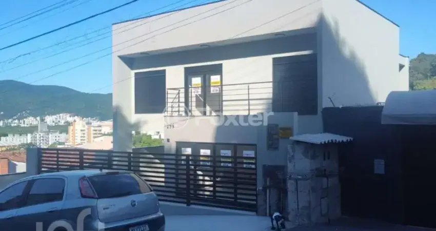 Casa com 3 quartos à venda na Rua Laércio Costa, 223, Trindade, Florianópolis