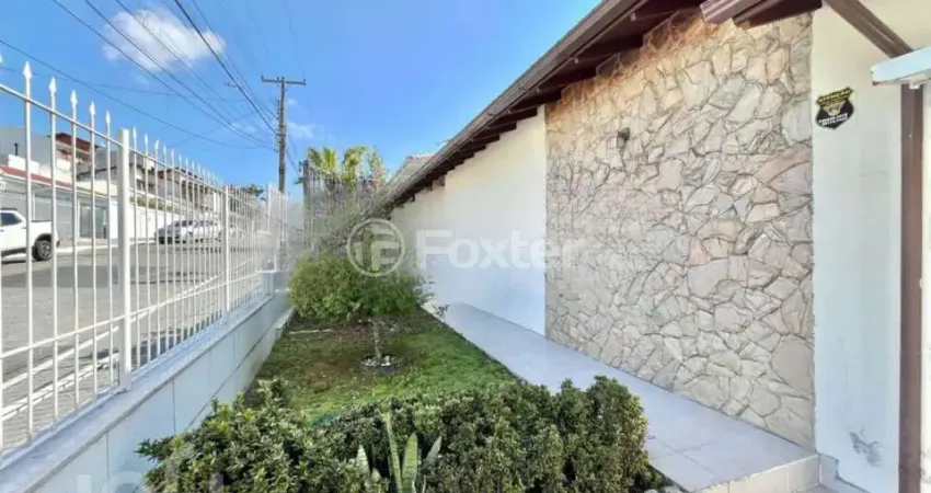 Casa com 3 quartos à venda na Rua Nove de Julho, 645, Ipiranga, São José