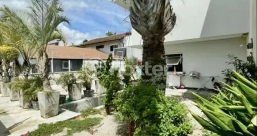 Casa com 3 quartos à venda na Rua Professor Bayer Filho, 235, Coqueiros, Florianópolis