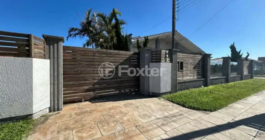 Casa com 4 quartos à venda na Rua Uruguai, 593, Zona Norte, Capão da Canoa