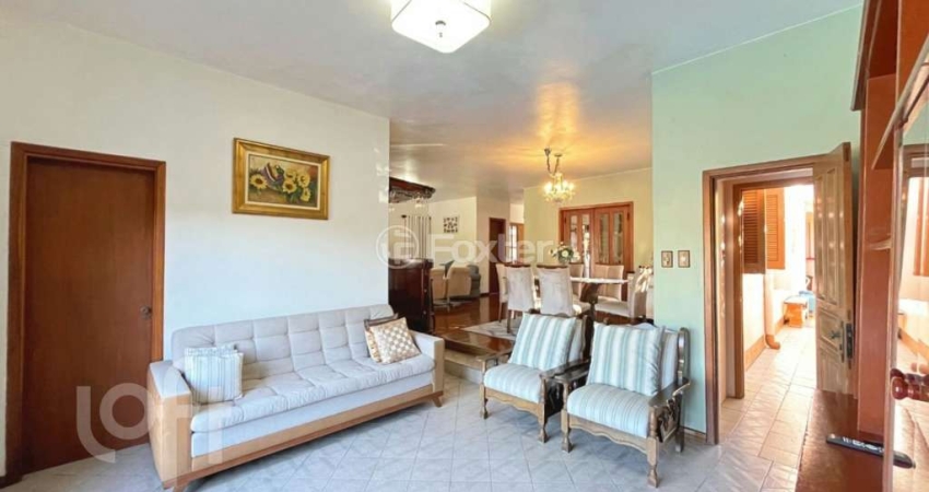 Casa com 4 quartos à venda na Rua Atílio Supertti, 623, Vila Nova, Porto Alegre