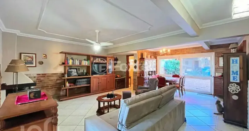 Casa com 4 quartos à venda na Avenida Guaíba, 10660, Ipanema, Porto Alegre