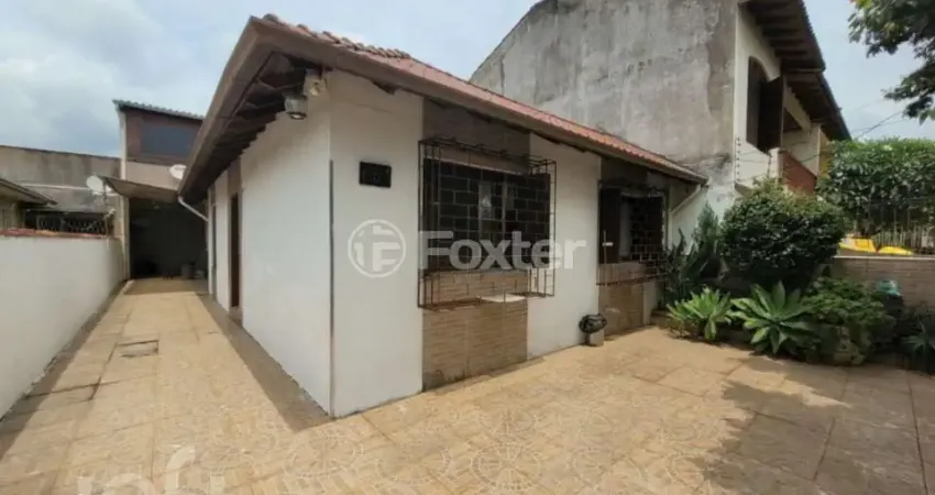 Casa com 3 quartos à venda na Rua Breno Arruda, 151, Santa Maria Goretti, Porto Alegre