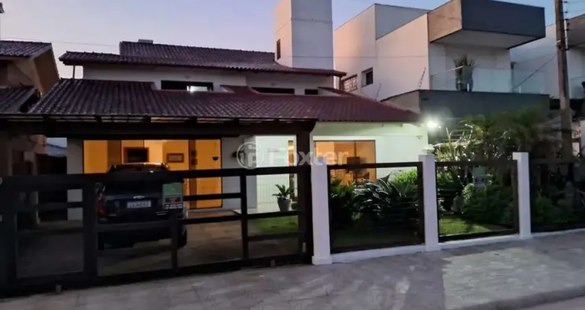Casa com 7 quartos à venda na Rua Rio Forqueta, 2295, Centro, Xangri-Lá
