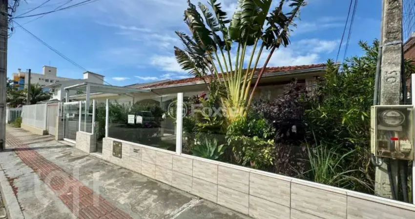 Casa com 8 quartos à venda na Rua Doralice Ramos Pinho, 637, Jardim Cidade de Florianópolis, São José
