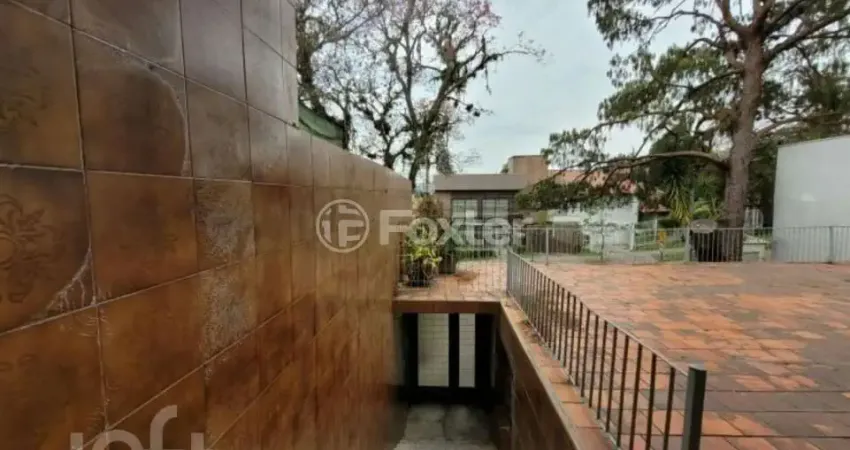 Casa com 3 quartos à venda na Rua Matias José Bins, 371, Três Figueiras, Porto Alegre