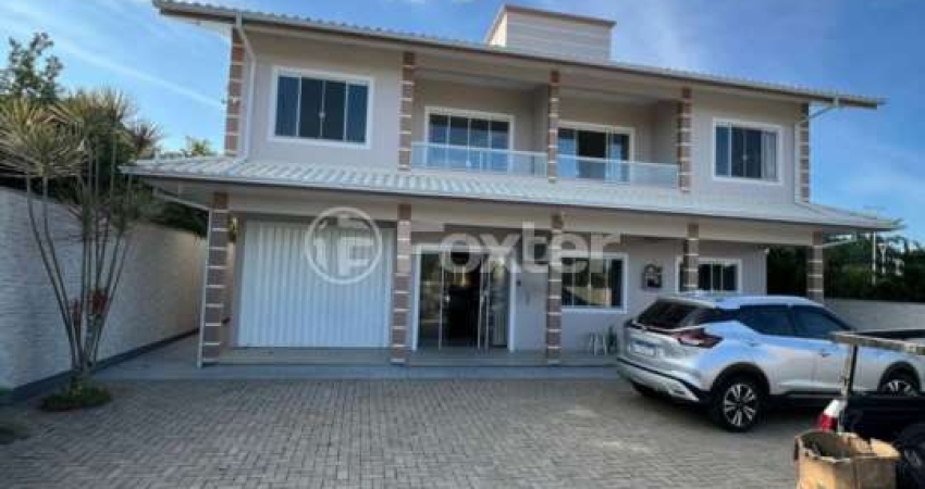 Casa com 8 quartos à venda na Rua Jandaia, 286, Enseada de Brito, Palhoça