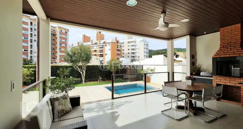 Casa com 4 quartos à venda na Rua José Durieux, 77, Córrego Grande, Florianópolis