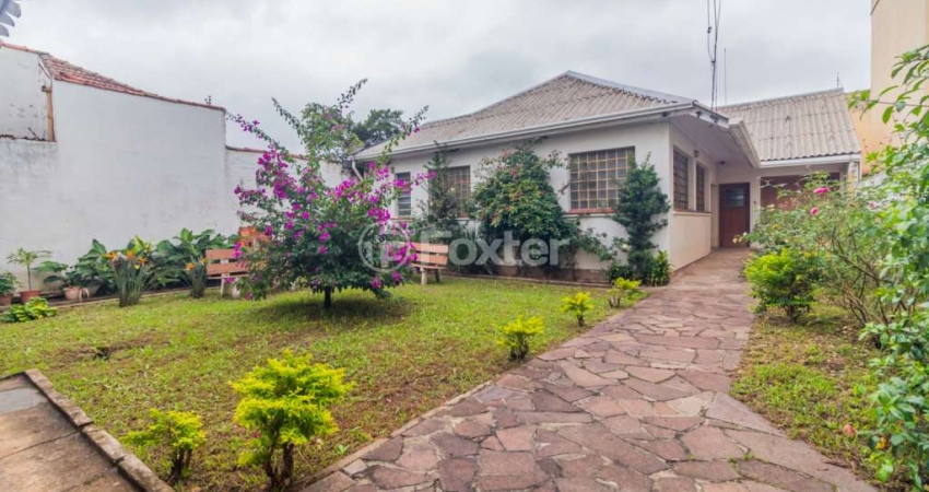 Casa comercial com 7 salas à venda na Avenida Pará, 1190, Navegantes, Porto Alegre