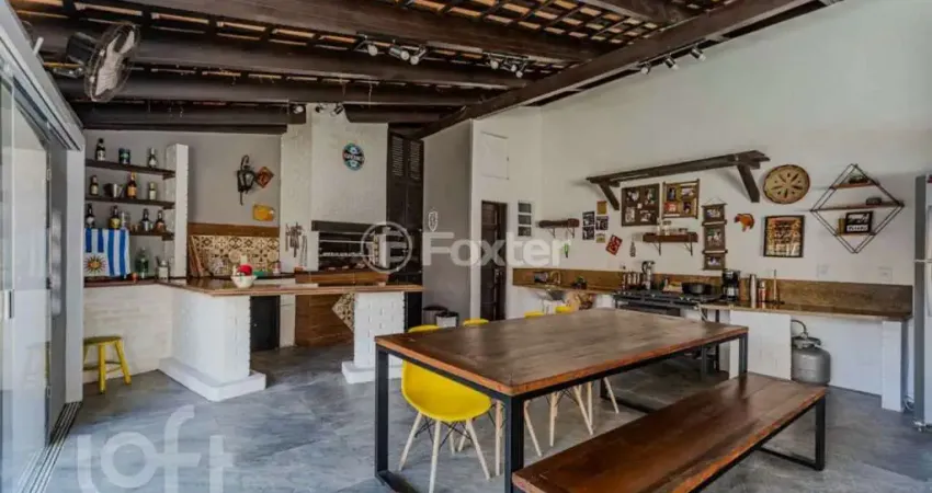 Casa com 3 quartos à venda na Rua Benjamim Moresco, 135, Ipanema, Porto Alegre