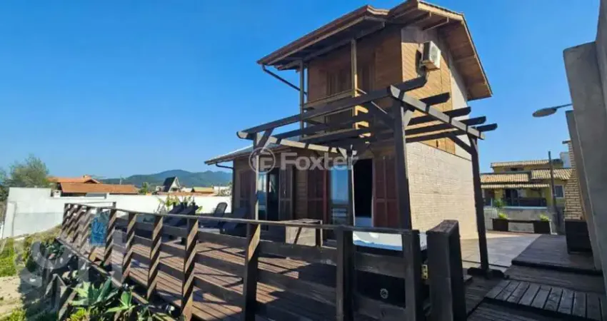 Casa com 2 quartos à venda na Rua dos Pinheiros, 296, Campeche, Florianópolis