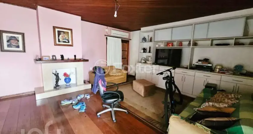 Casa com 3 quartos à venda na Rua Adão Baino, 475, Cristo Redentor, Porto Alegre